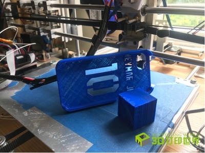 廣州高中生創新研發剪叉升降式3D打印機，推動基礎材料銷售新機遇